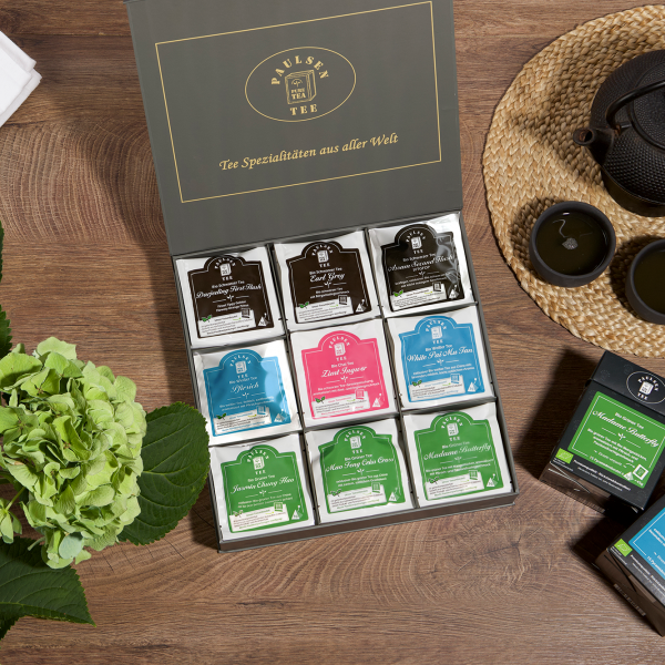 Exklusive Bio-Tee Geschenkbox mit schwarzen, grünen & weißen Tees 45 Pyramiden (135g), einzeln kuvertiert
